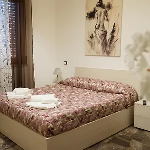 House - Full , Lecce Italia